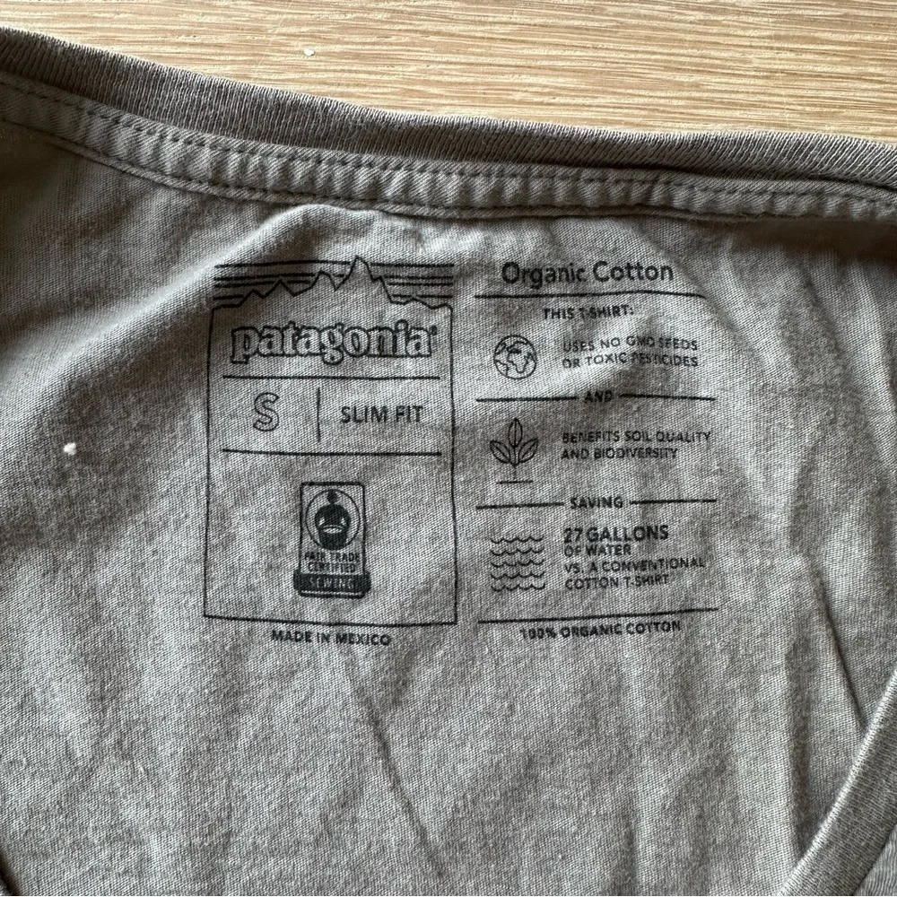 PATAGONIA - SHORT SLEEVE T-SHIRT - SIZE SMALL - WORN ONCE - Picture 5 of 5
